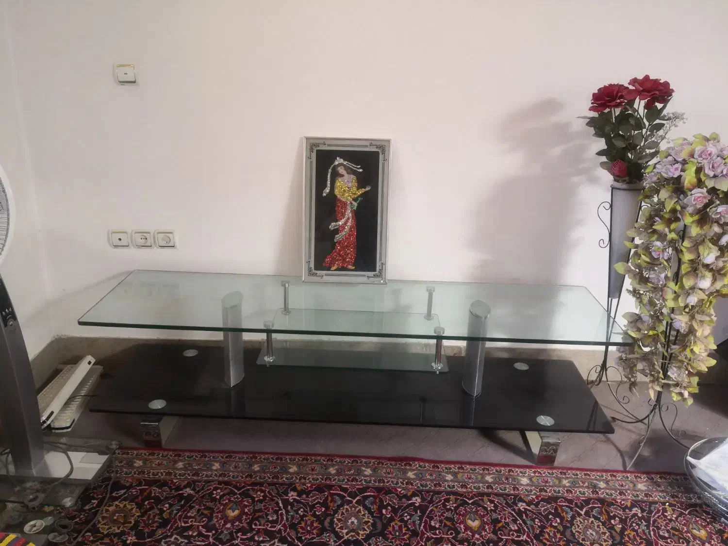 میز تلوزیون شیشه ای دوطبقه شیک و تمیز فقط یک ملیون|میز تلویزیون|شیراز, دوکوهک|دیوار