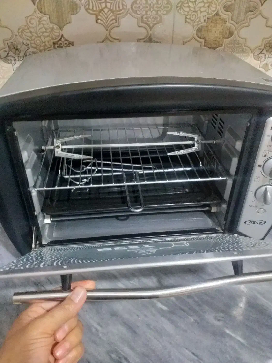 توستر تمیز و سالم در حد نو BEST|اجاق گاز و لوازم برقی پخت‌وپز|قم, نیروگاه|دیوار