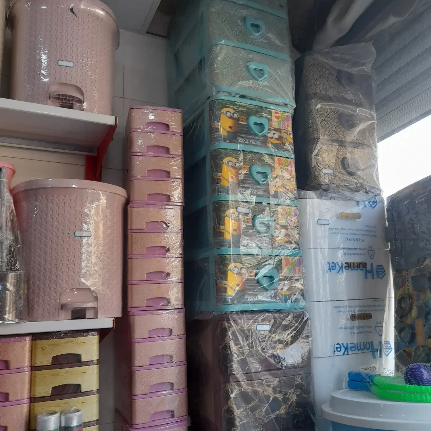 پلاسکو برون|ظروف نگهدارنده، پلاستیکی، یک‌بارمصرف|مسجد سلیمان, |دیوار