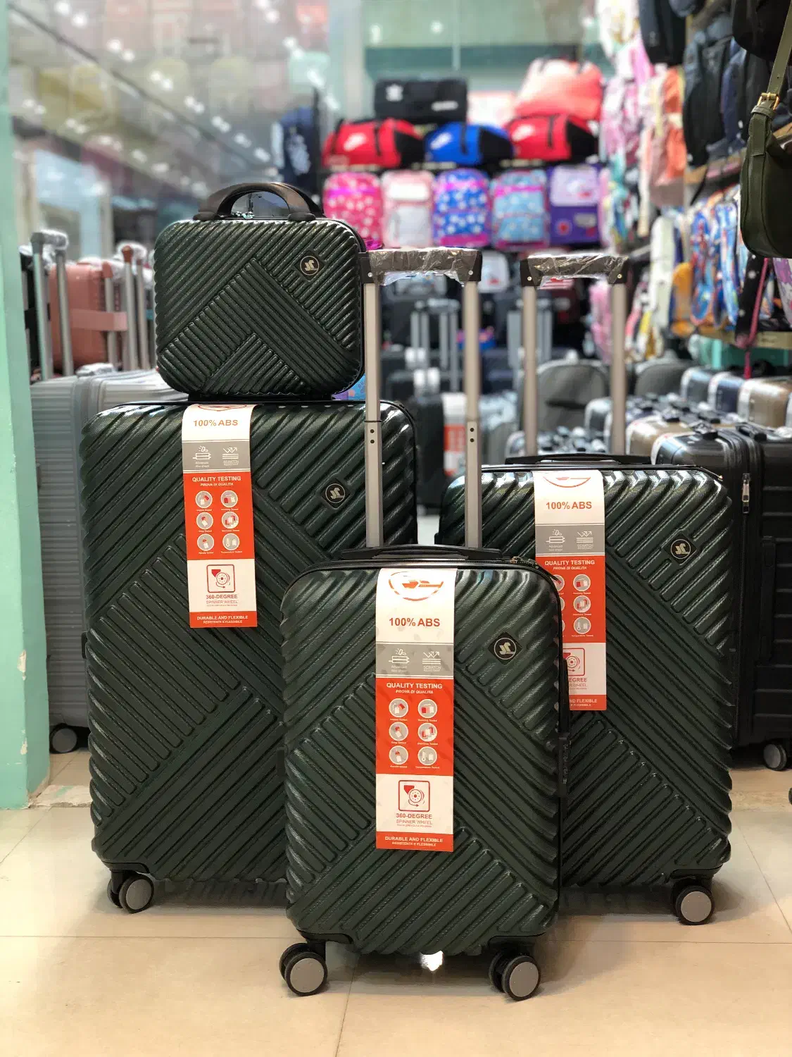 چمدان برند MR (طرح هاشور) ارسال و کاور رایگان|کیف، کفش، کمربند|مشهد, عیدگاه|دیوار