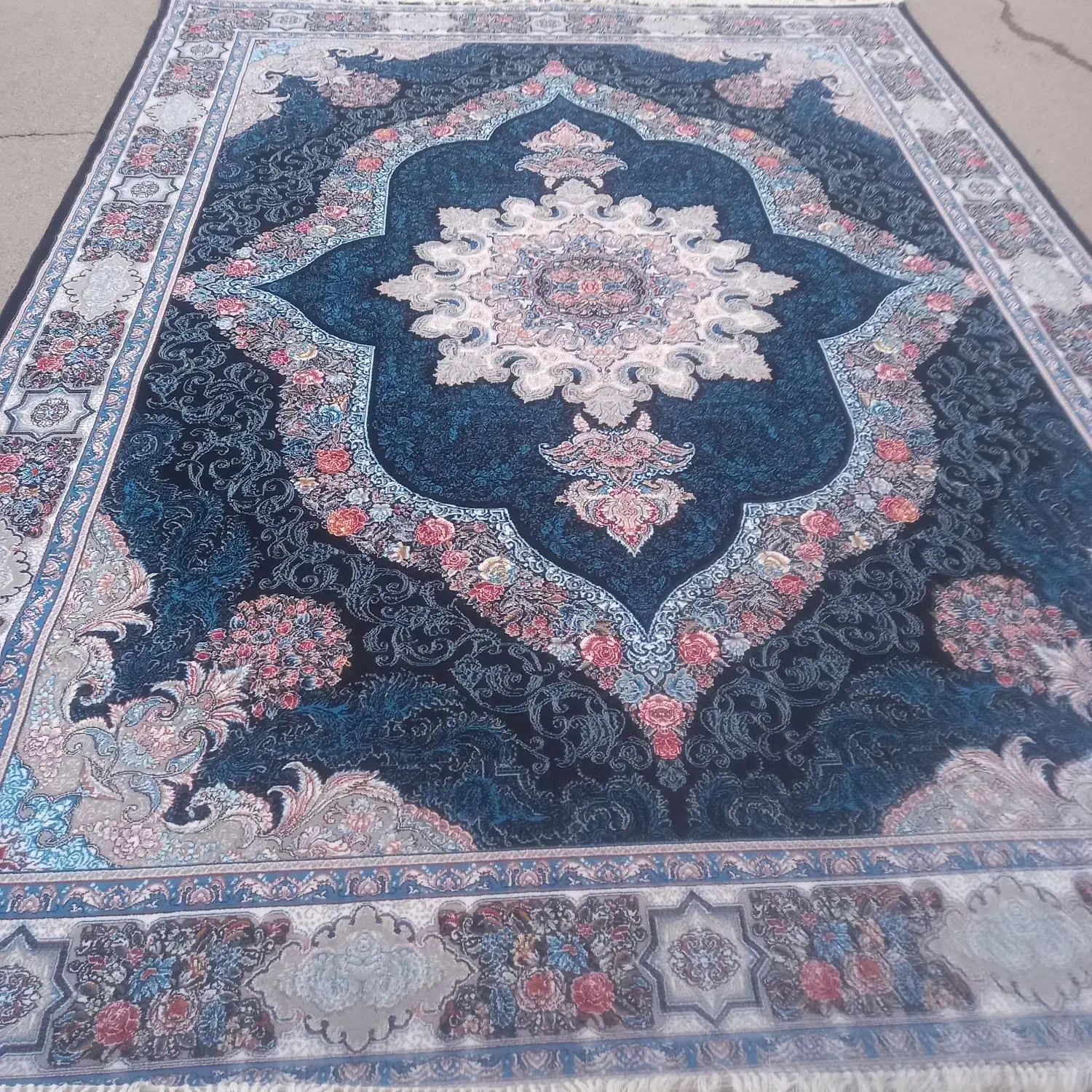 فرش ۹ متری ۷۰۰ شانه تراکم ۲۵۵۰|فرش|آبیک, |دیوار