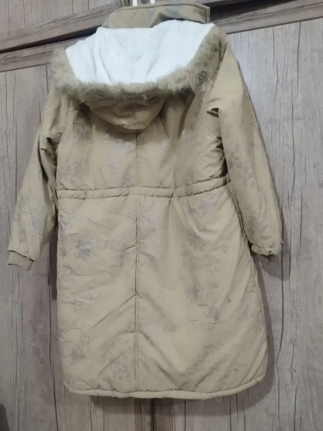 پالتو|لباس|مسجد سلیمان, |دیوار