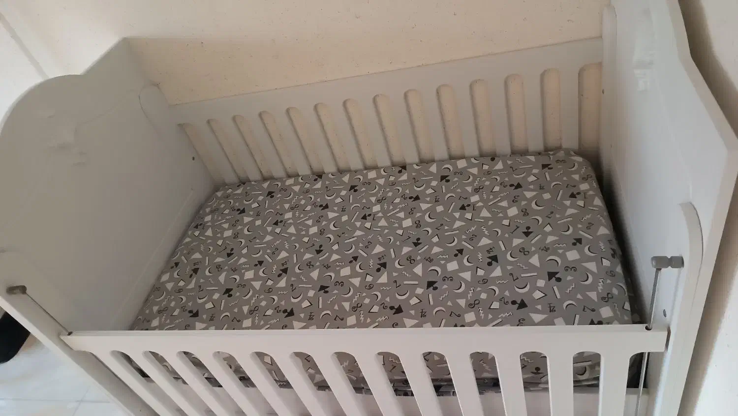 تخت نوزاد|تخت و صندلی بچه|کرمانشاه, |دیوار