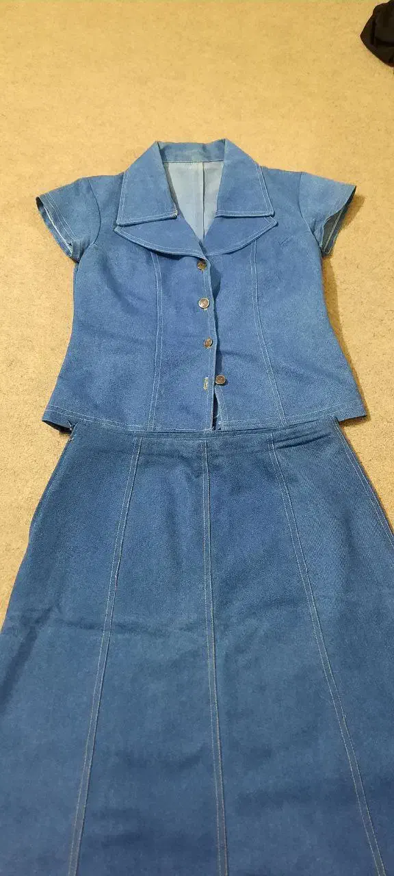 تعدادی لباس و پالتو|لباس|گنبد کاووس, |دیوار