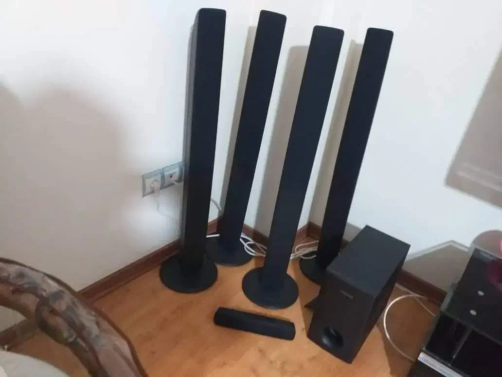 بلندگووسینماخانواده با فلش|سیستم صوتی خانگی|رشت, معلم|دیوار