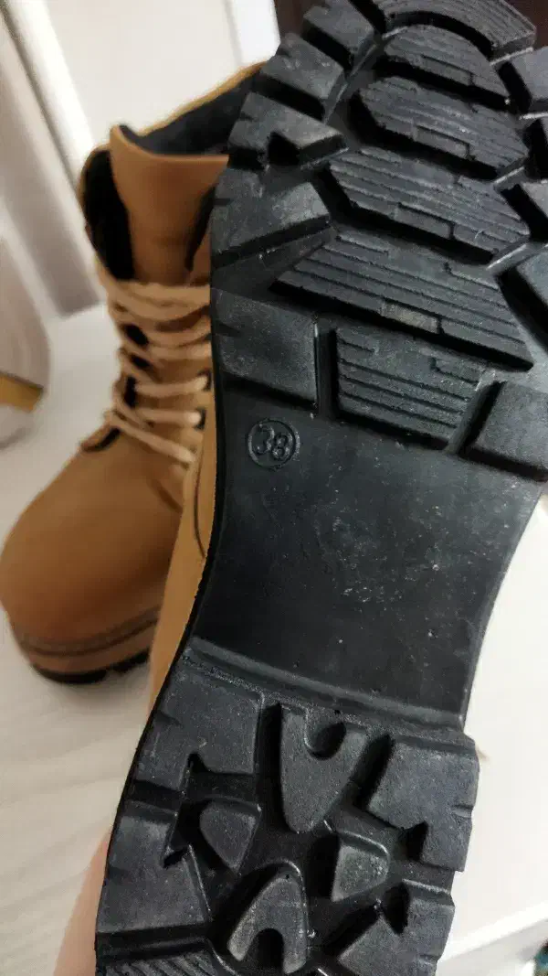 نیم بوت سایز ۳۸|کیف، کفش، کمربند|اقبالیه, |دیوار