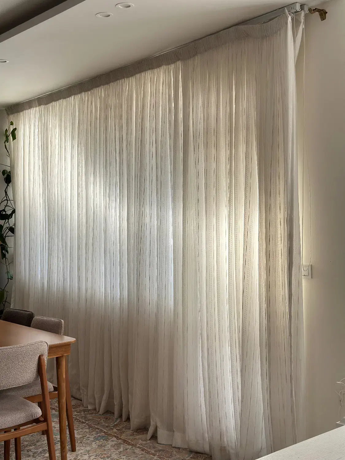 پرده حریر پذیرایی ۴متر پنجره|پرده، رانر، رومیزی|مشهد, فلسطین|دیوار