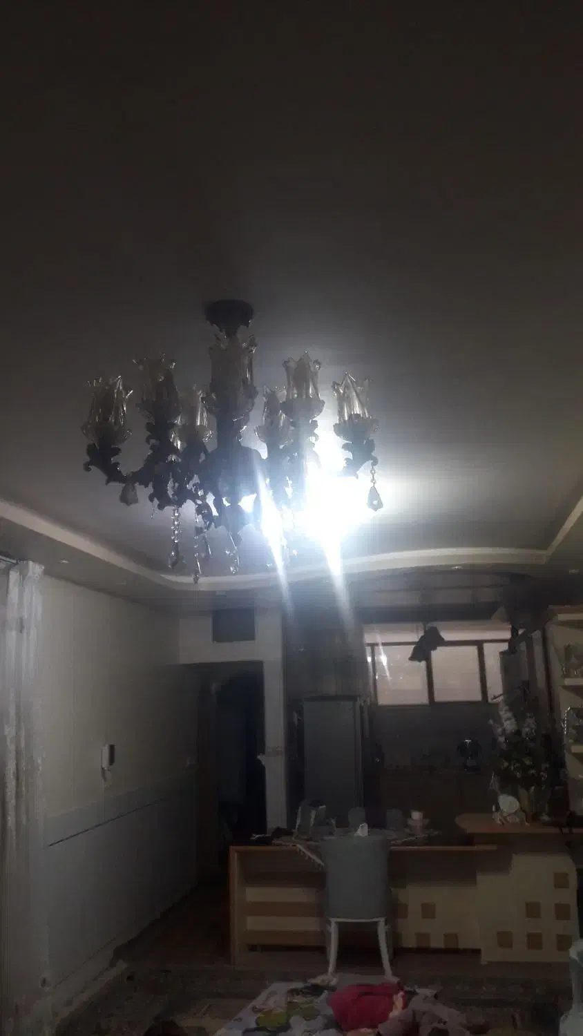 لوستر ۵شاخه هر شاخه دو طبقه جمعا ده لامپ میخوره|لوستر و چراغ آویز|خمینی‌شهر, |دیوار