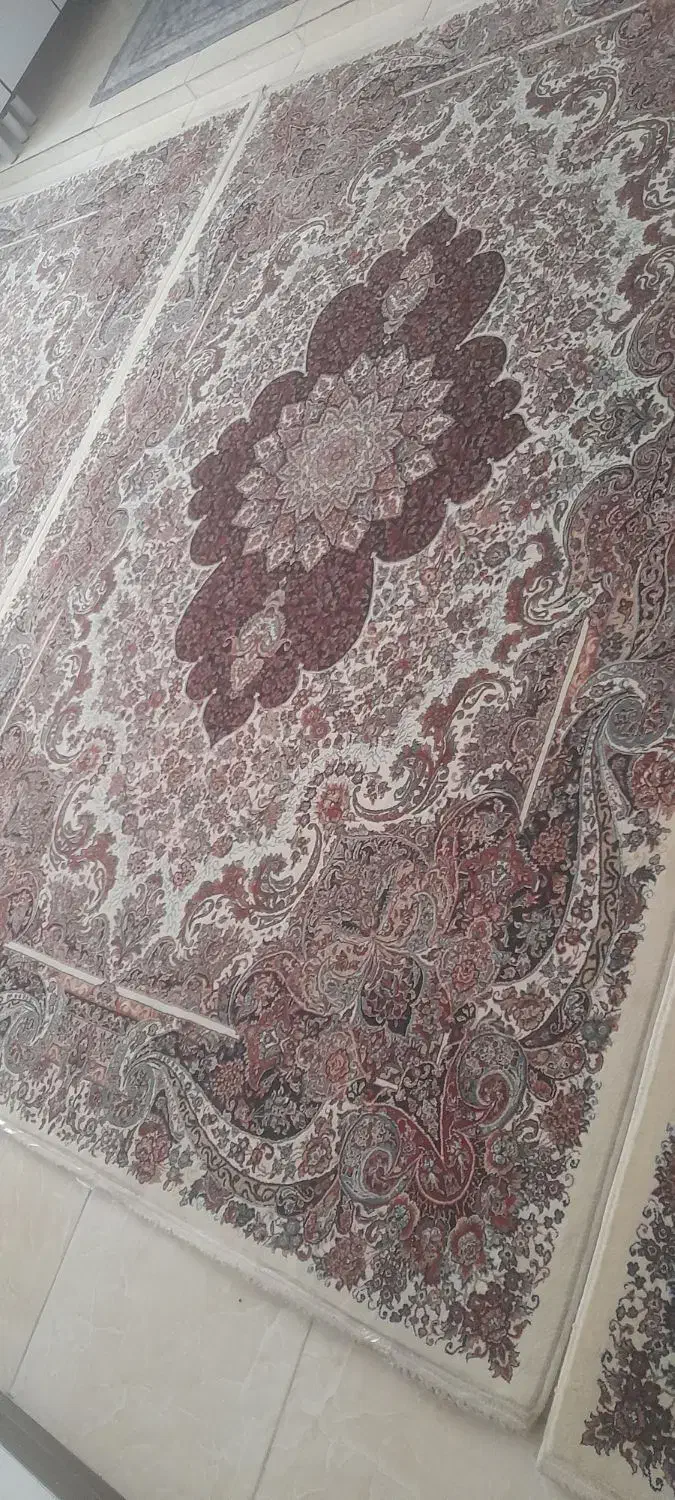 ۴ تا فرش نو نو نو|فرش|هشتگرد, فاز ۱ مهستان|دیوار