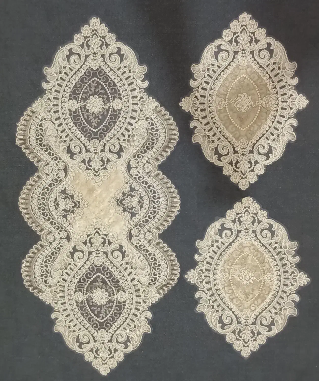 سرویس ۳تیکه جلو مبلی گیپور|پرده، رانر، رومیزی|نسیم‌شهر, |دیوار