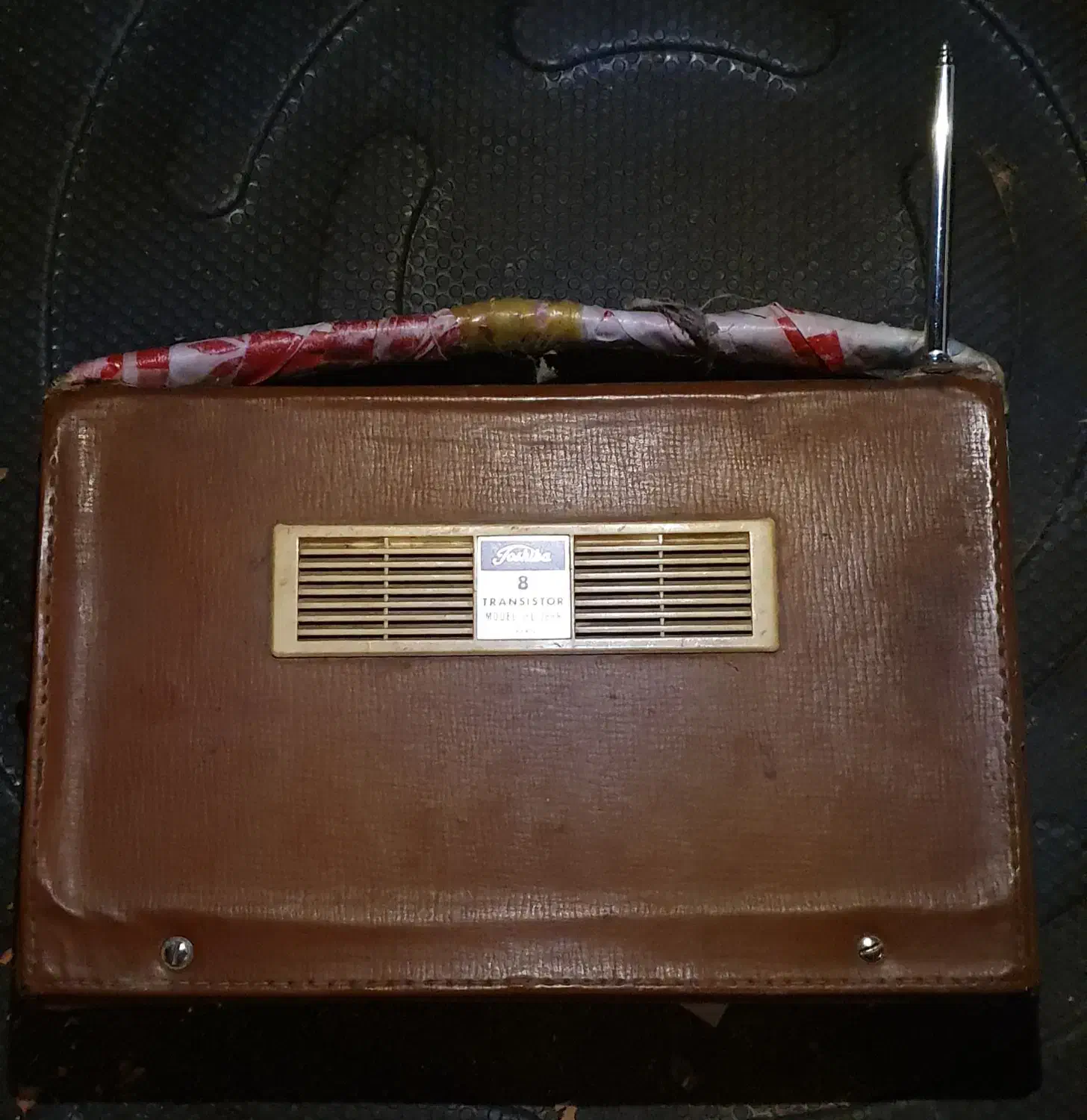 رادیو توشیبا عتیقه|کلکسیون اشیاء عتیقه|شیراز, بعثت|دیوار