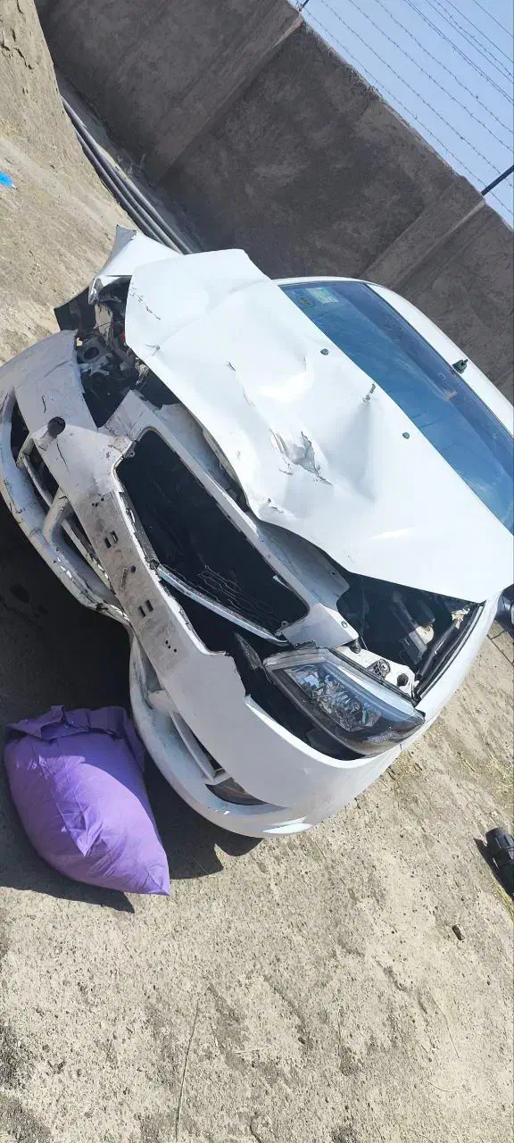 ماشین تصادفی معاوضه،خرید|خودرو سواری و وانت|اصفهان, فروردین|دیوار