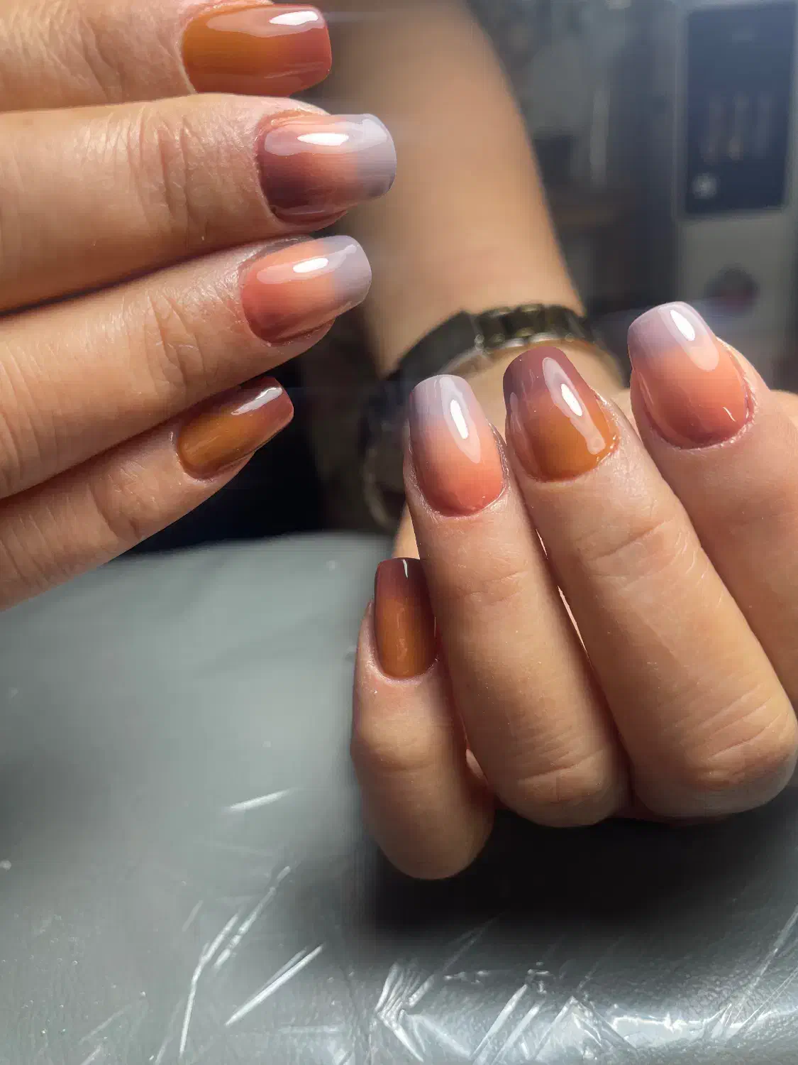 کاشت ناخن باخدمات و%آفریلدایی|خدمات آرایشگری و زیبایی|اصفهان, جلالیه|دیوار