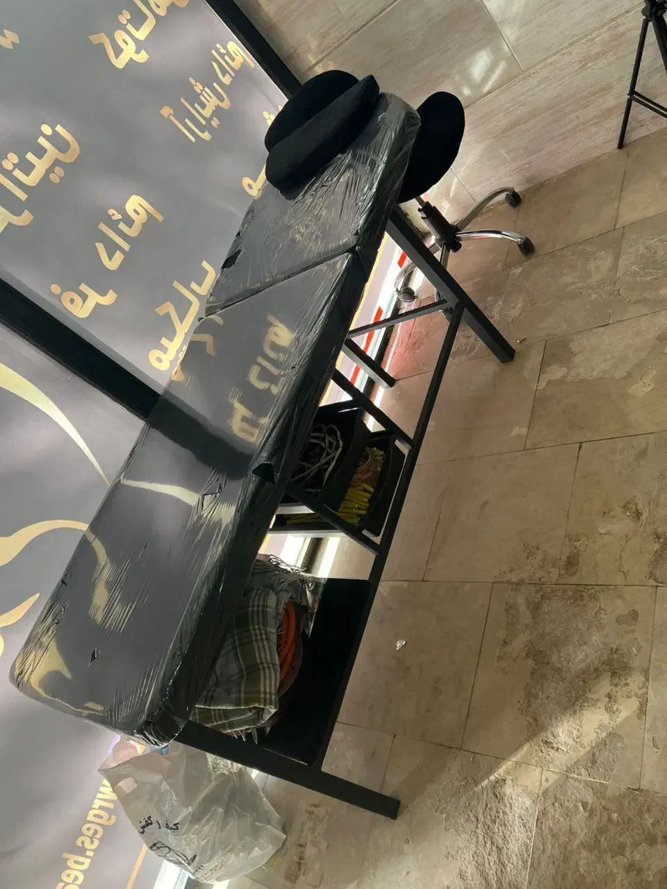 وسایل آرایشگاهی|مبلمان خانگی و میز عسلی|چهارباغ, |دیوار