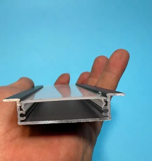 انواع لاینرخطی پروفیل دیفیوزردرایور ریسه(فهیمی)|ریسه و چراغ تزئینی|قم, خاکفرج|دیوار