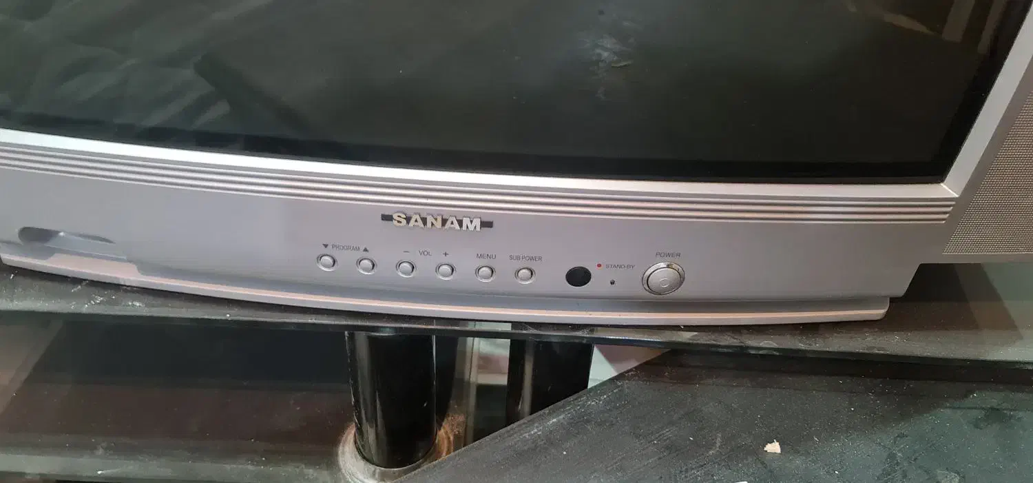 تلویزیون به همراه میز تلویزیون ۲ تومان|تلویزیون و پروژکتور|رشت, دروازه لاکان|دیوار