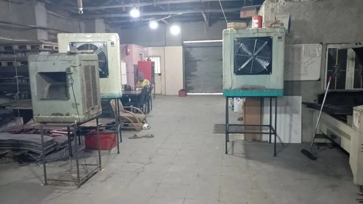 کارگر ساده آقا اتباع در کارگاه با جای خواب|استخدام صنعتی، فنی، مهندسی|ری, جوانمرد قصاب|دیوار