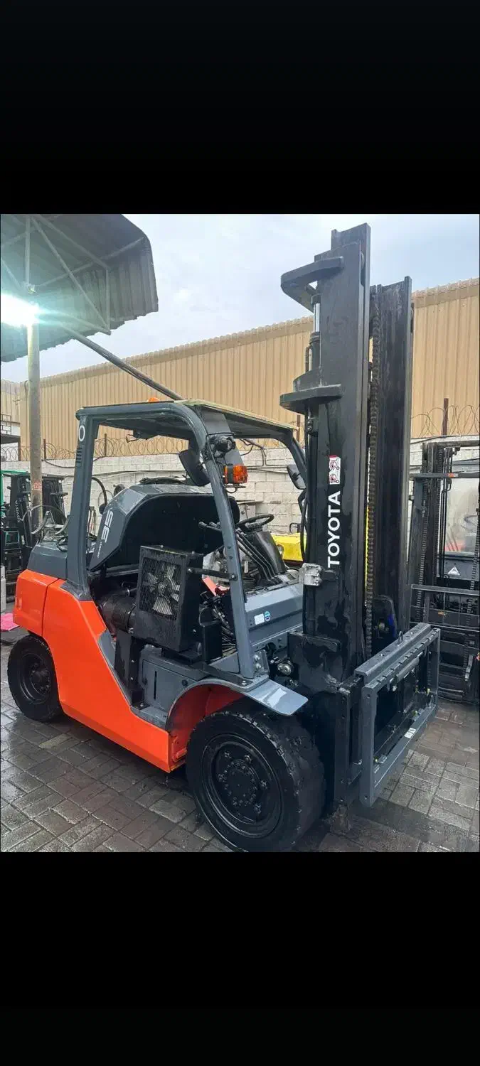 لیفتراک TOYOTA سه نیم تن 8F|خودرو سنگین|کهریزک, |دیوار