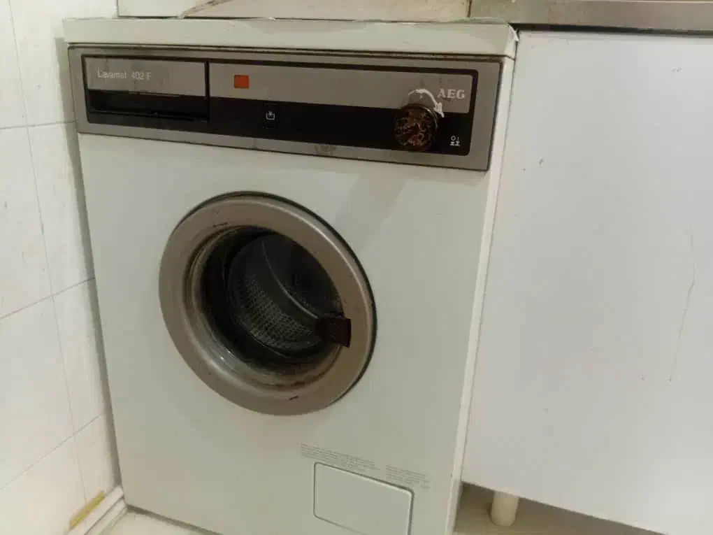 یک ماشین لباسشویی آاگ و ست مبلمان ۷ نفره|ماشین لباسشویی و خشککن لباس|تهران, شهرک نفت|دیوار