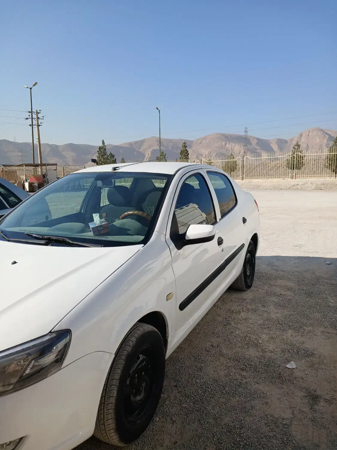 رانا ۹۳ سفیدروغنیtu5|خودرو سواری و وانت|خمینی‌شهر, |دیوار