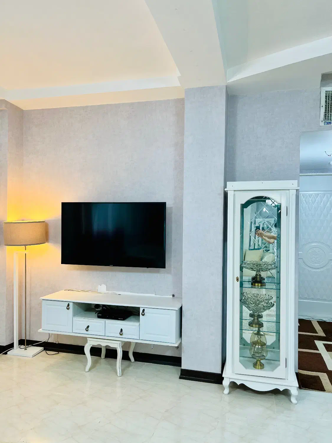 فروش ویترین چوبی کاملا نو|بوفه، ویترین، کنسول|داراب, |دیوار