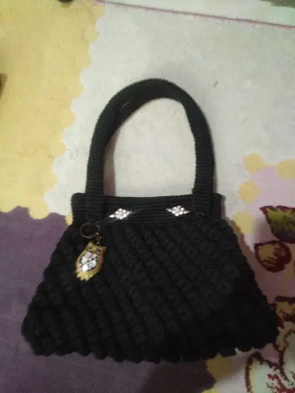 کیف دست بافت|کیف، کفش، کمربند|پرند, فاز ۴|دیوار