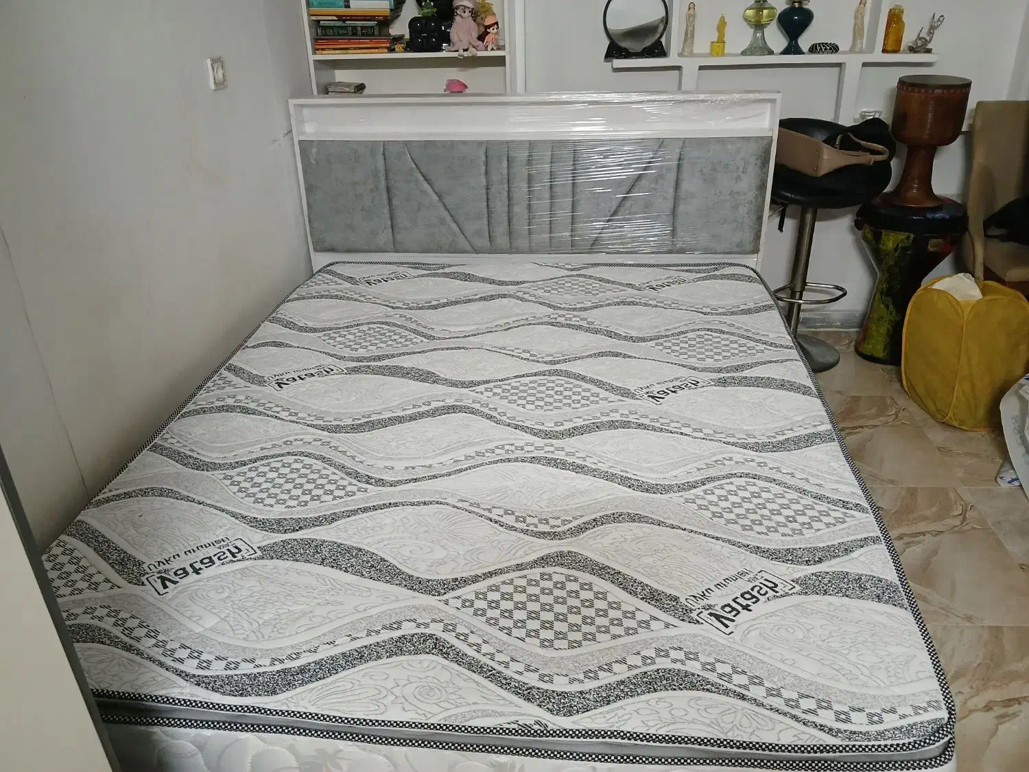 نمایندگی تشک رویال اصل و تخت روتختی به قیمت عمده|تشک تختخواب|آمل, |دیوار