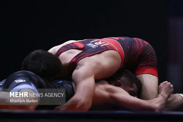 پارتنر تمرین کشتی|فعالیت داوطلبانه|برخوار, |دیوار