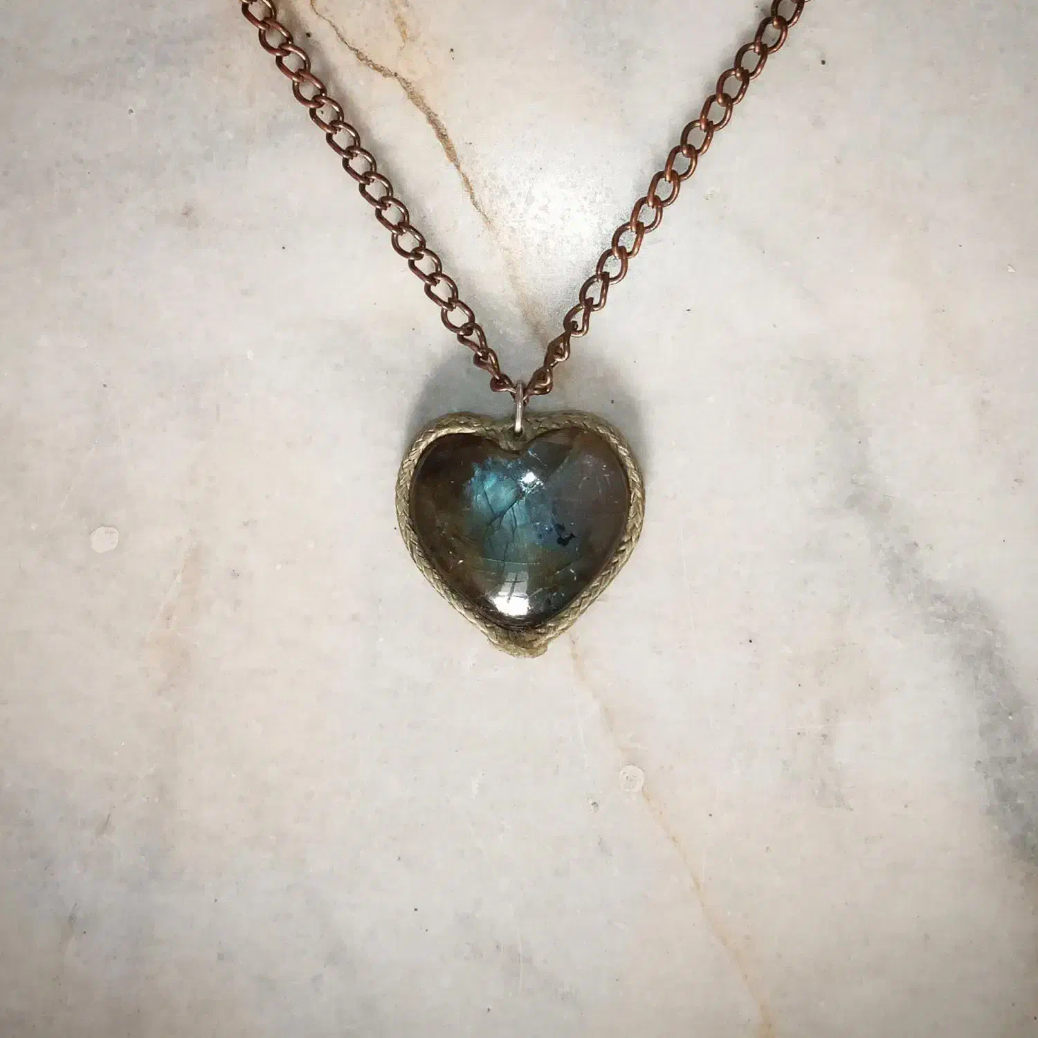 گردنبند سنگ لابرادوریت قلبی|جواهرات|اصفهان, ملک‌شهر|دیوار