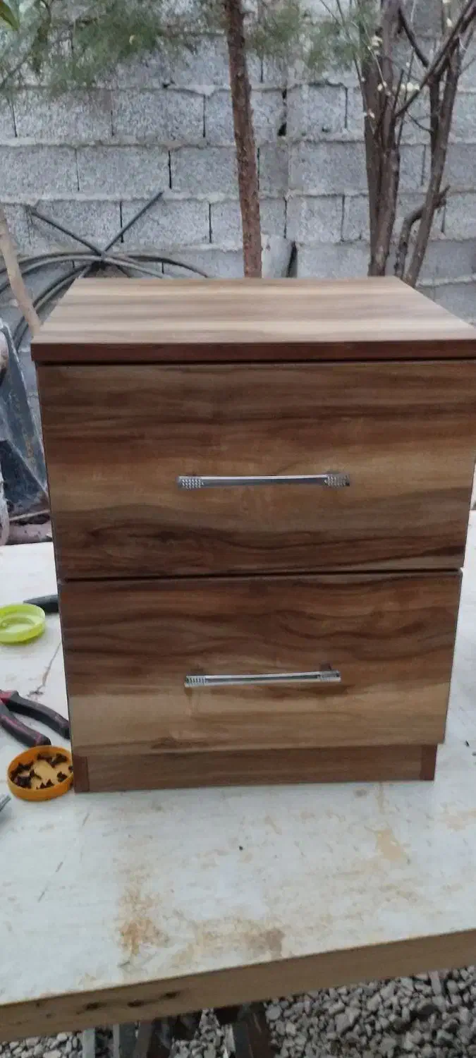 پا تختی دو کشو|تخت و سرویس خواب|رشت, آزادگان|دیوار