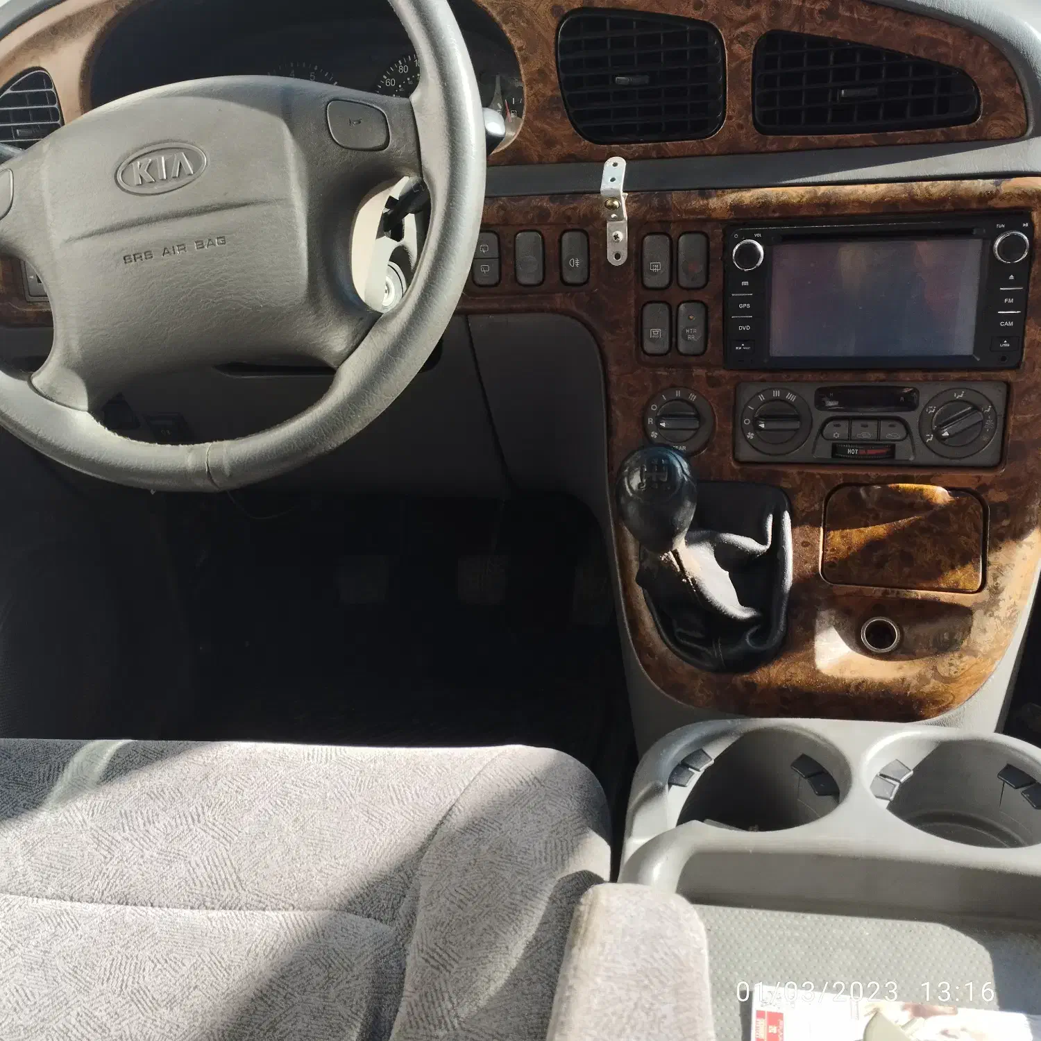 ون کارناوال 2005 اوارقی|خودرو سواری و وانت|تهران, تهرانپارس جنوبی|دیوار