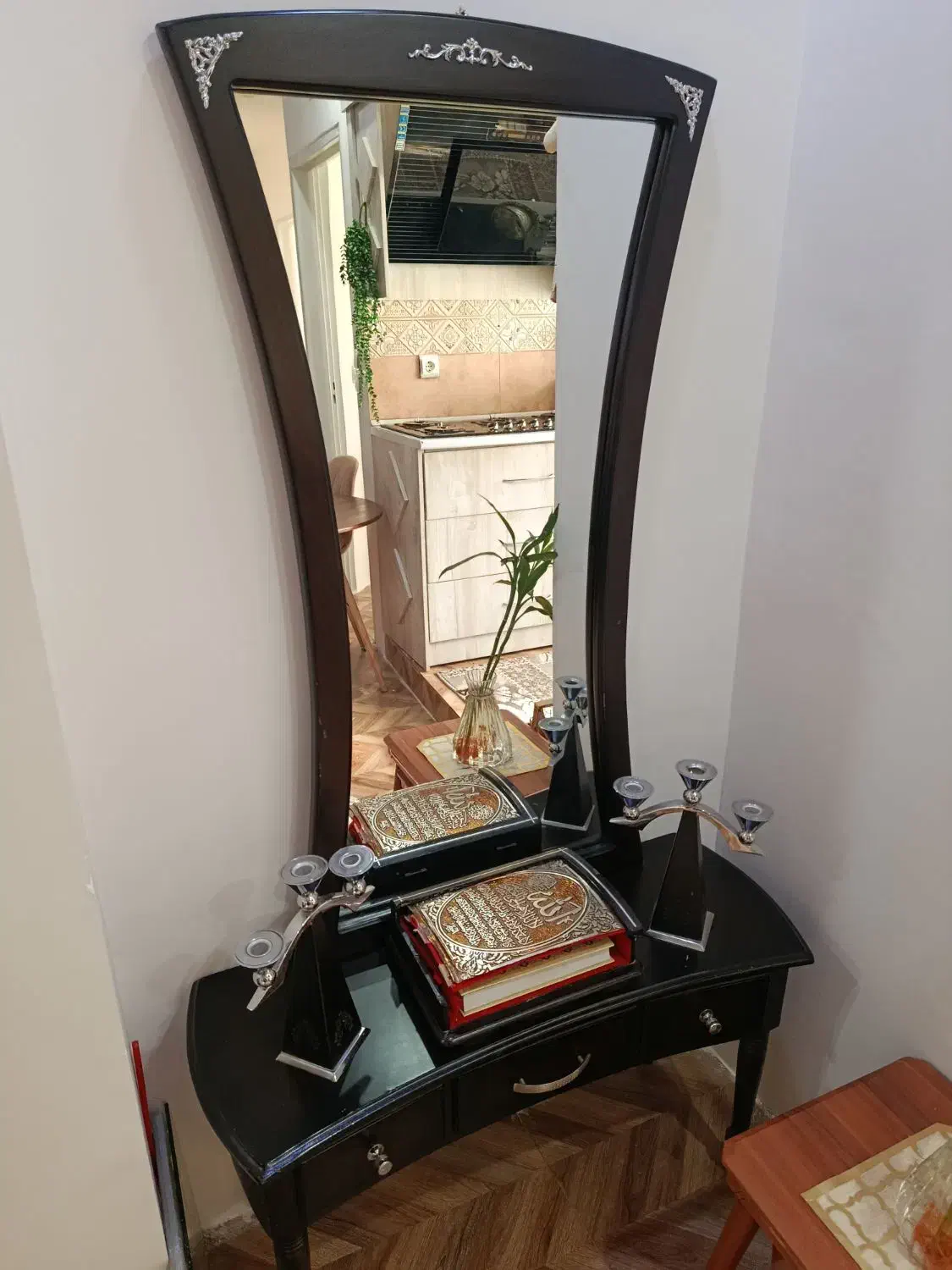 آینه و شمعدان|آینه|قزوین, |دیوار