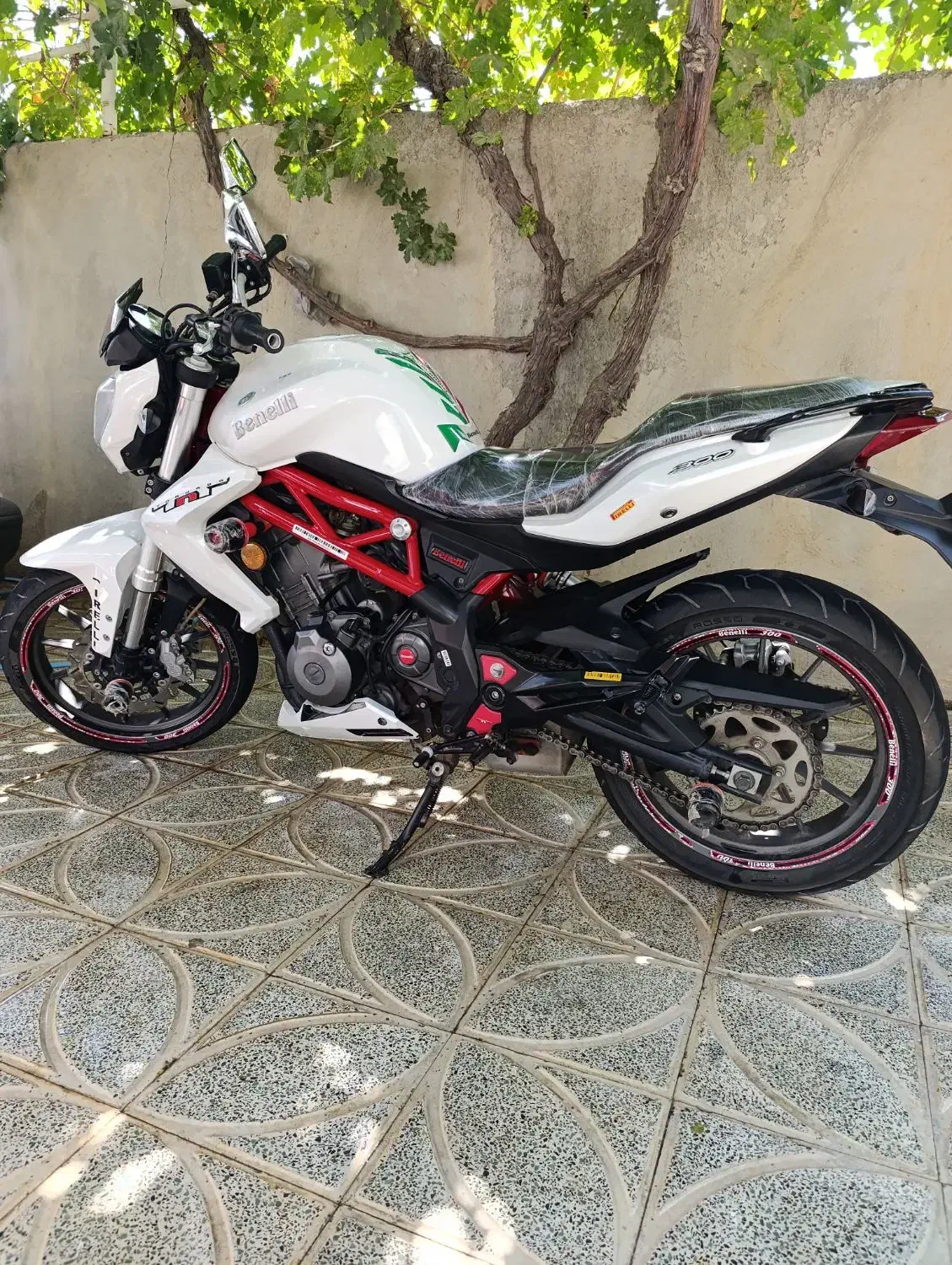 بنلی مدل96جفت سیلندر 300واقعی|موتورسیکلت|درودزن, |دیوار