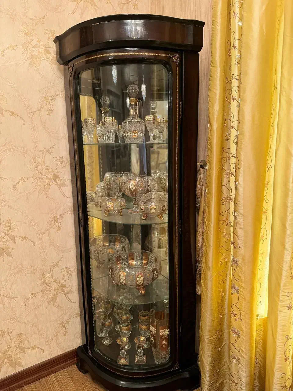 بوفه دکوری کاملا سالم در حد نو|بوفه، ویترین، کنسول|اهواز, شهرک نفت|دیوار