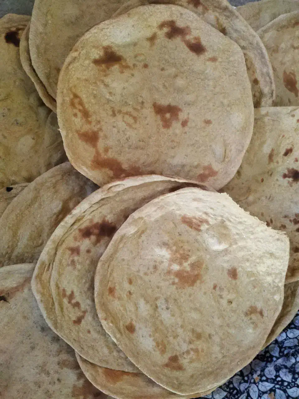 نان خانگی آرد کامل (دیم)|خوردنی و آشامیدنی|مشهد, شهرک مهر آباد|دیوار