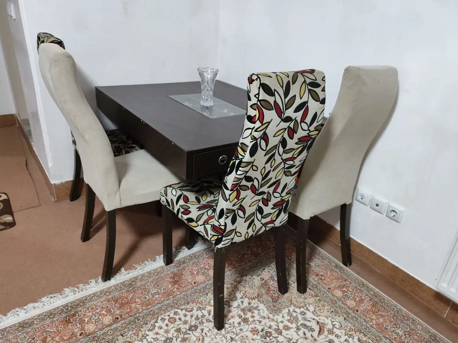 میز و صندلی چهارنفره MDF|میز و صندلی غذاخوری|قم, پردیسان|دیوار