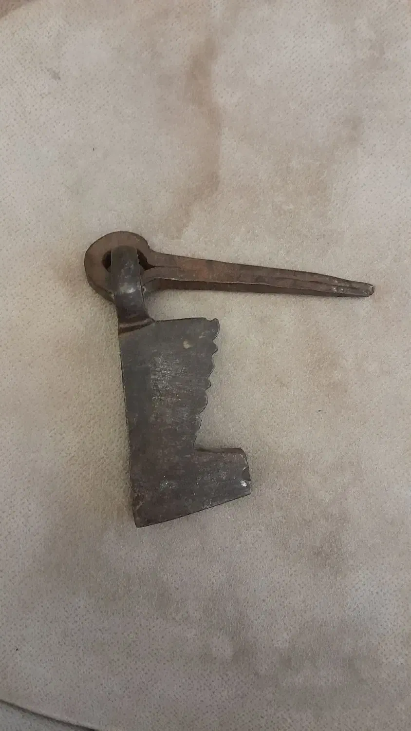 در کوبه ی فولادی کلکسونی|کلکسیون اشیاء عتیقه|رشت, فرزانه|دیوار