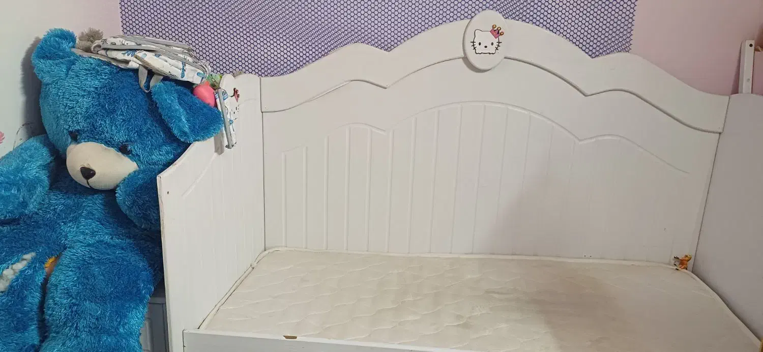 تخت و کمد و ویترین|تخت و سرویس خواب|یزد, |دیوار