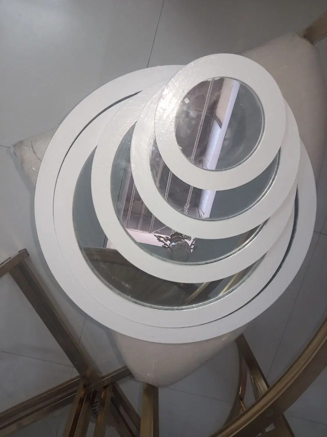 اینه|آینه|مشهد, پورسینا|دیوار