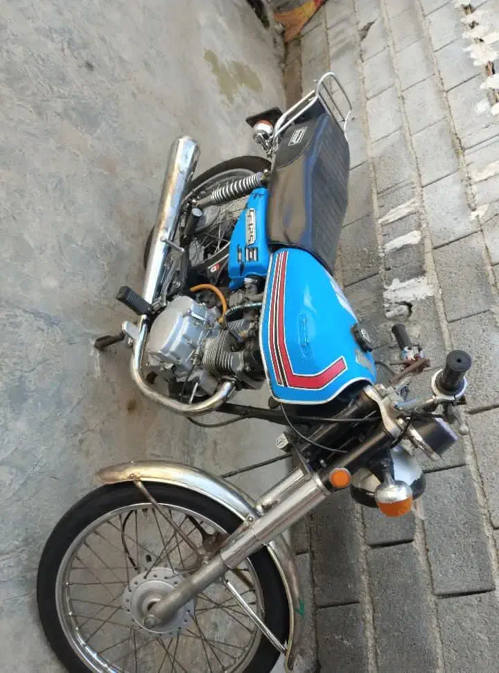 موتورهندا مدل۱۳۸۸ سند دار|موتورسیکلت|زرگرشهر, |دیوار