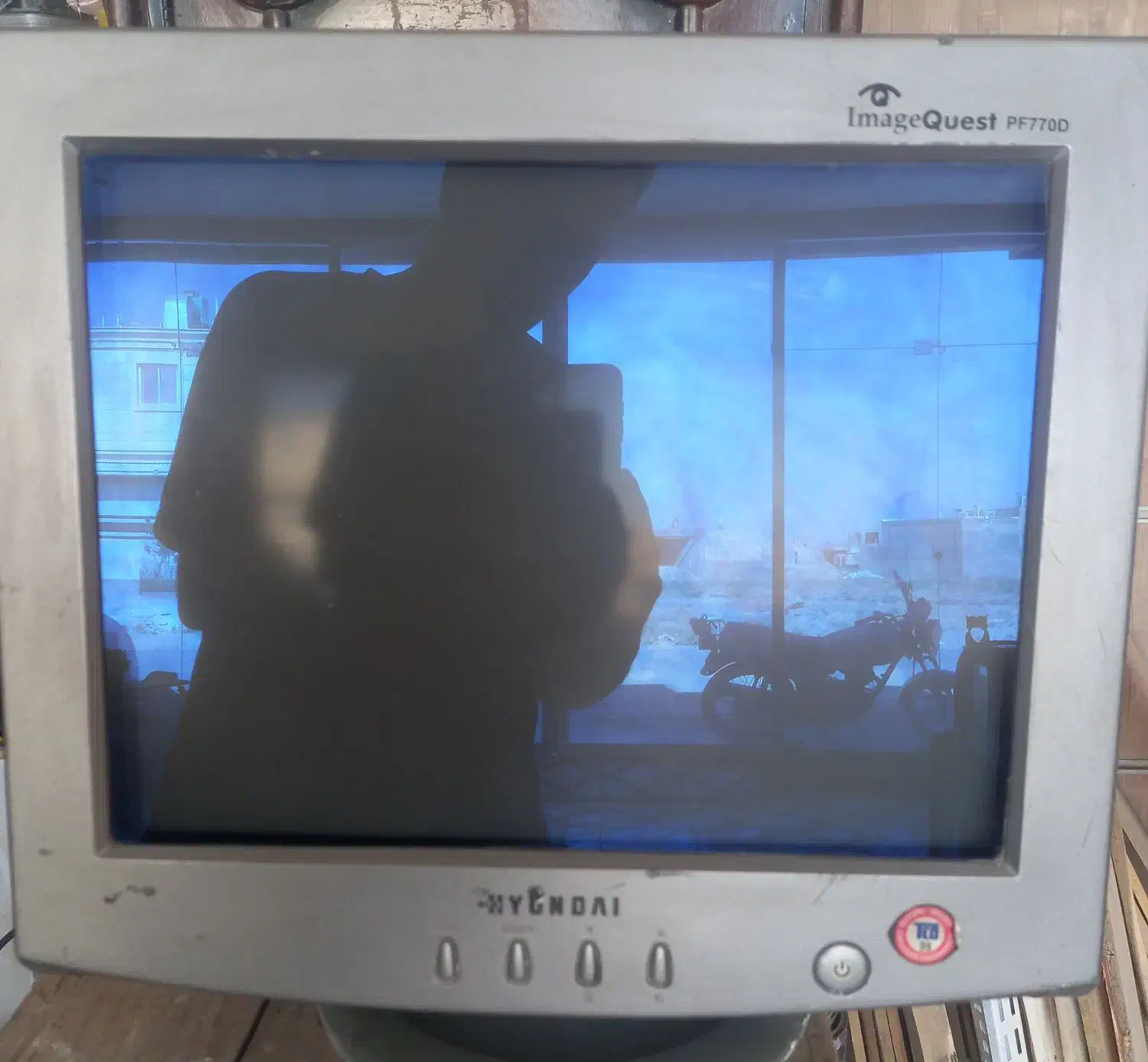 مانیتور هیوندای و گوشی سامسونگ|قطعات و لوازم جانبی رایانه|کاشان, فاز ۲ ناجی آباد|دیوار