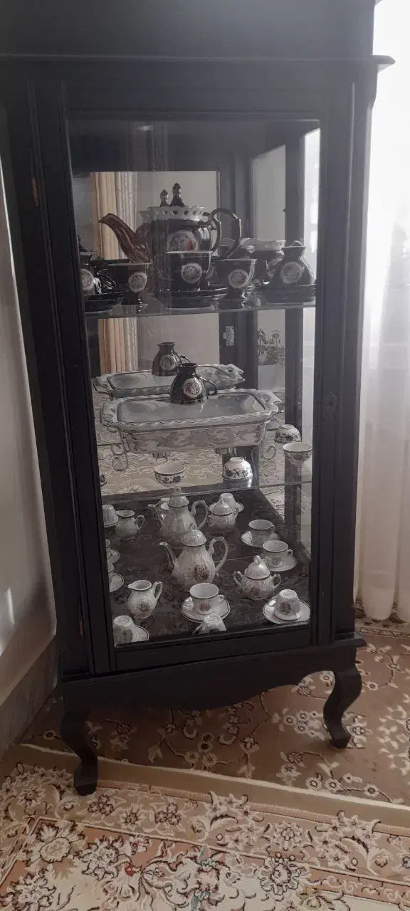 گنجه سه طبقه بدون خط و خش و درحد نو|بوفه، ویترین، کنسول|مشهد, انقلاب|دیوار