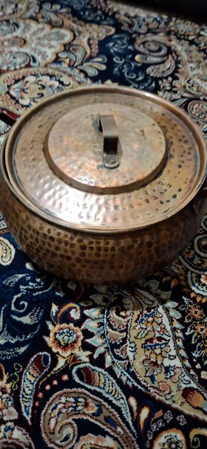 تعدادی مس|ظروف پخت‌وپز|زنجان, |دیوار