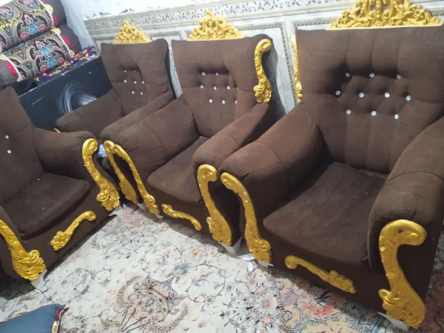 مبل سلطنتی سالم بدون شکستگی معامله میکنم با گوشی|مبلمان خانگی و میز عسلی|چابهار, |دیوار