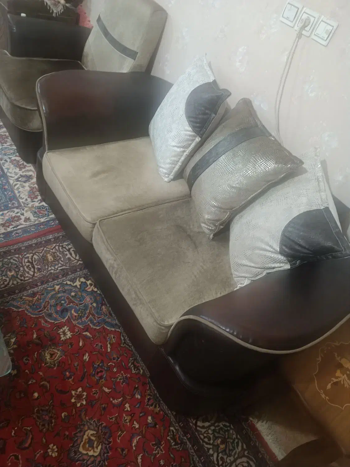 مبل راحتی فوم گرم هفت نفره|مبلمان خانگی و میز عسلی|گلپایگان, |دیوار