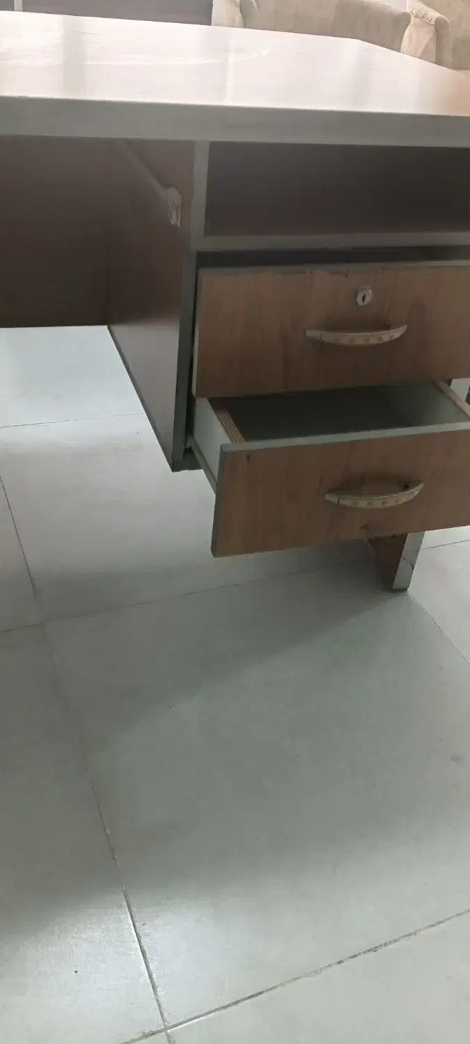 فروش میز دست دوم|دفتر کار|ایلام, |دیوار