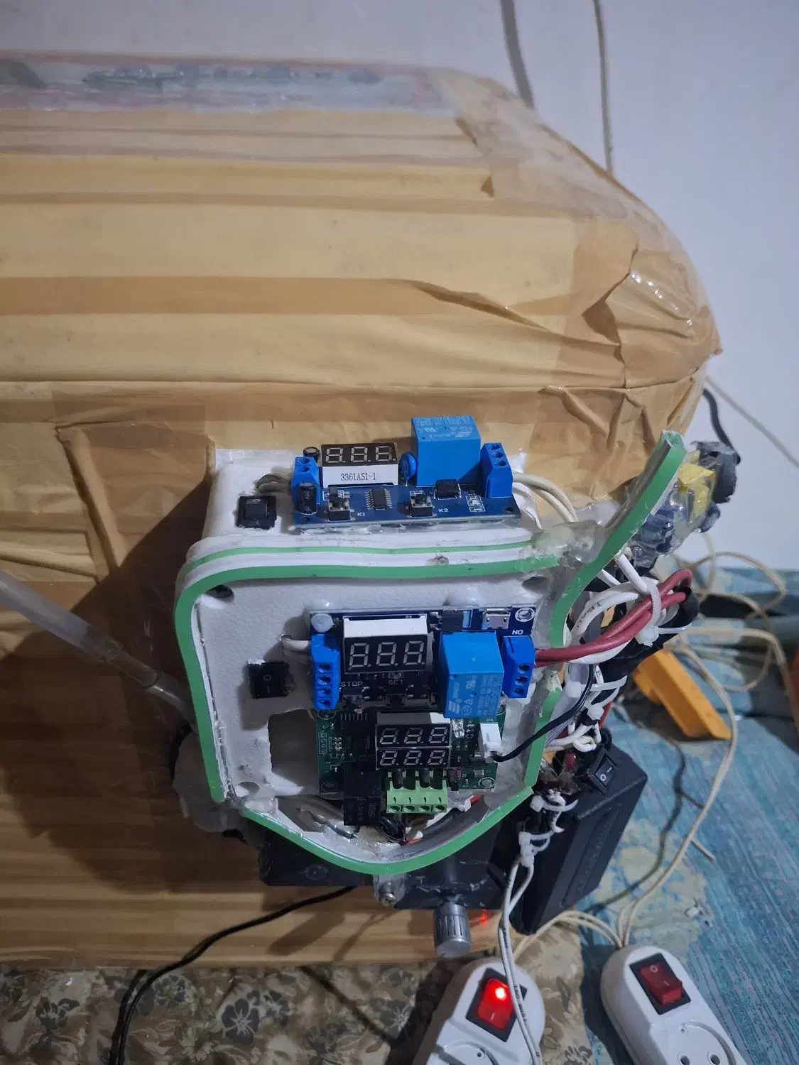 دستگاه جوجه کشی|ابزارآلات|جغتای, |دیوار