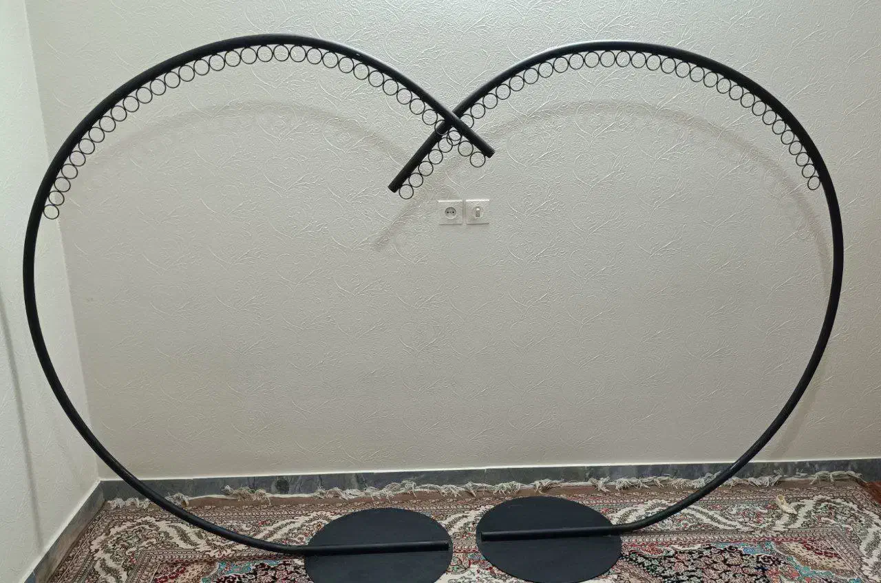 رگال لباس|بندرخت و رخت‌آویز|شاهین‌شهر, حافظ جنوبی|دیوار