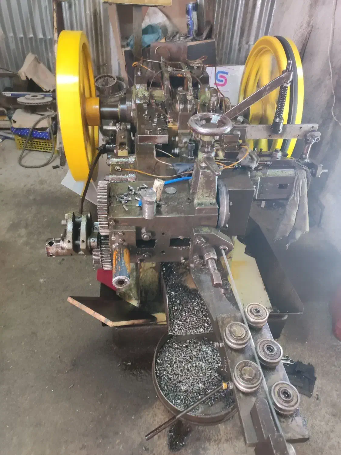 پرچ چکشی اهنی سایز 6 با بهترین کیفیت گرید ۱۰۰۸|خدمات پیشه و مهارت|بهارستان, |دیوار