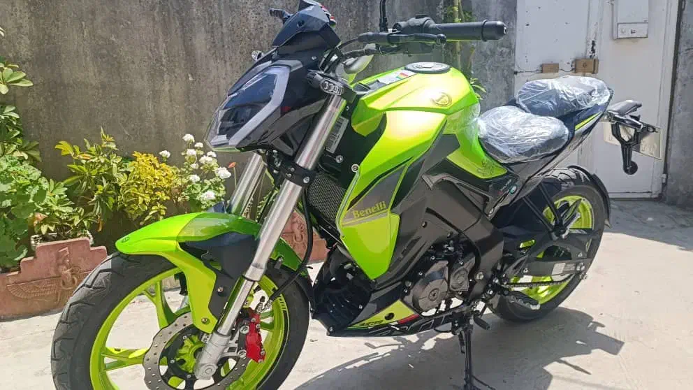 بنلی ۱۸۰ s درحد خشک|موتورسیکلت|رشت, گلسار|دیوار